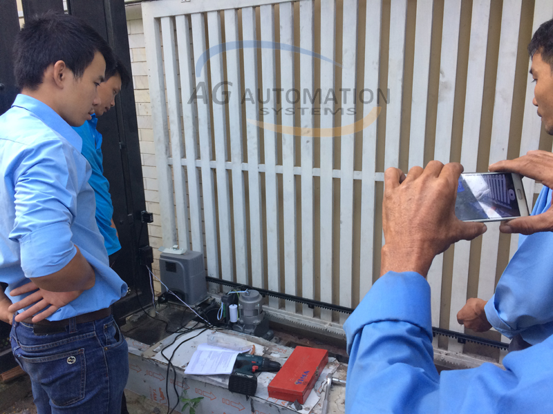 thi công motor cổng lùa
